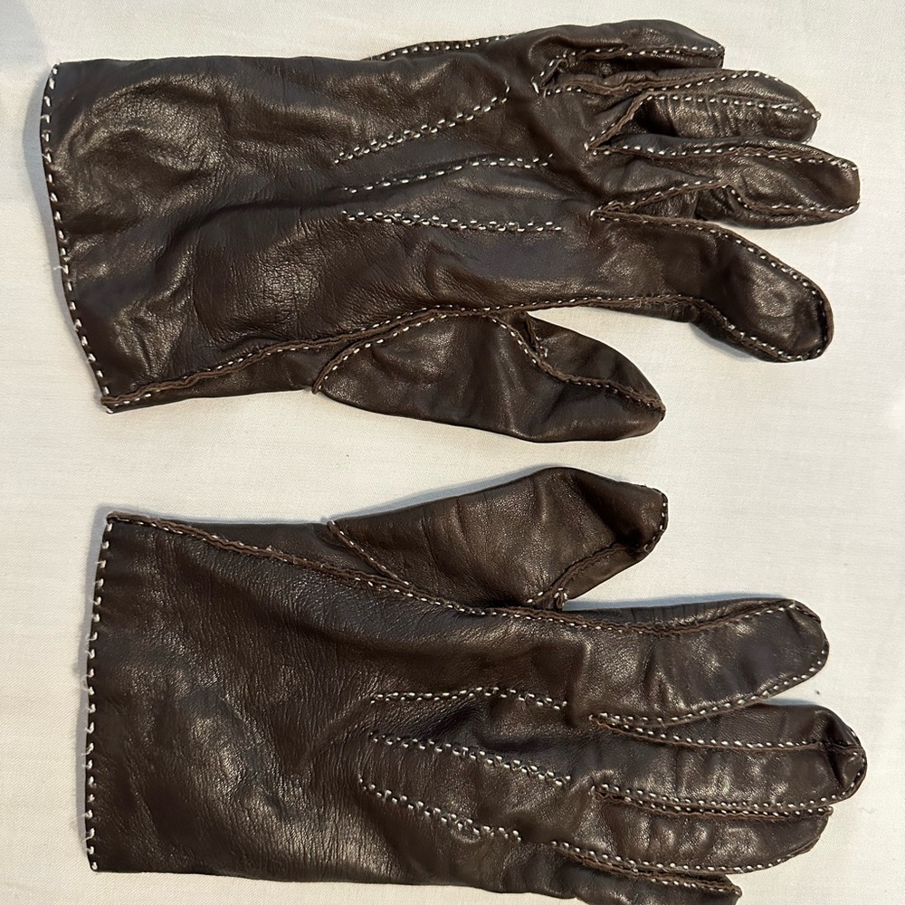 Elegant Brown Leather Gloves